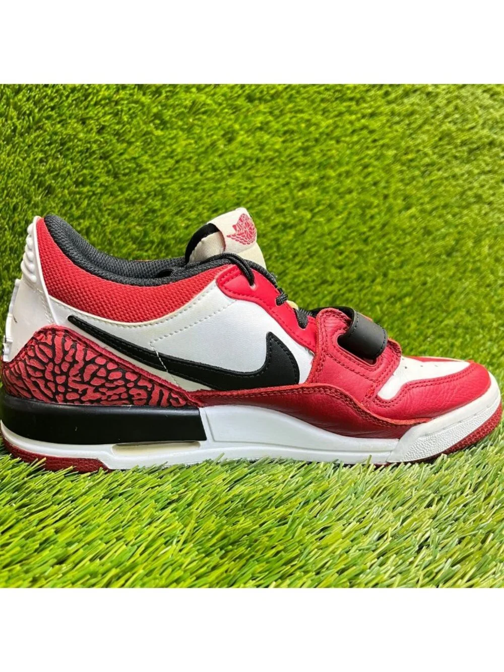 Nike Air Jordan Legacy 312 Low Boys Size 7Y Red White Basketball Shoes Sneaker